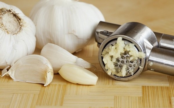 using-garlic-2