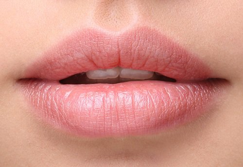 several natural remedies for splitting lips